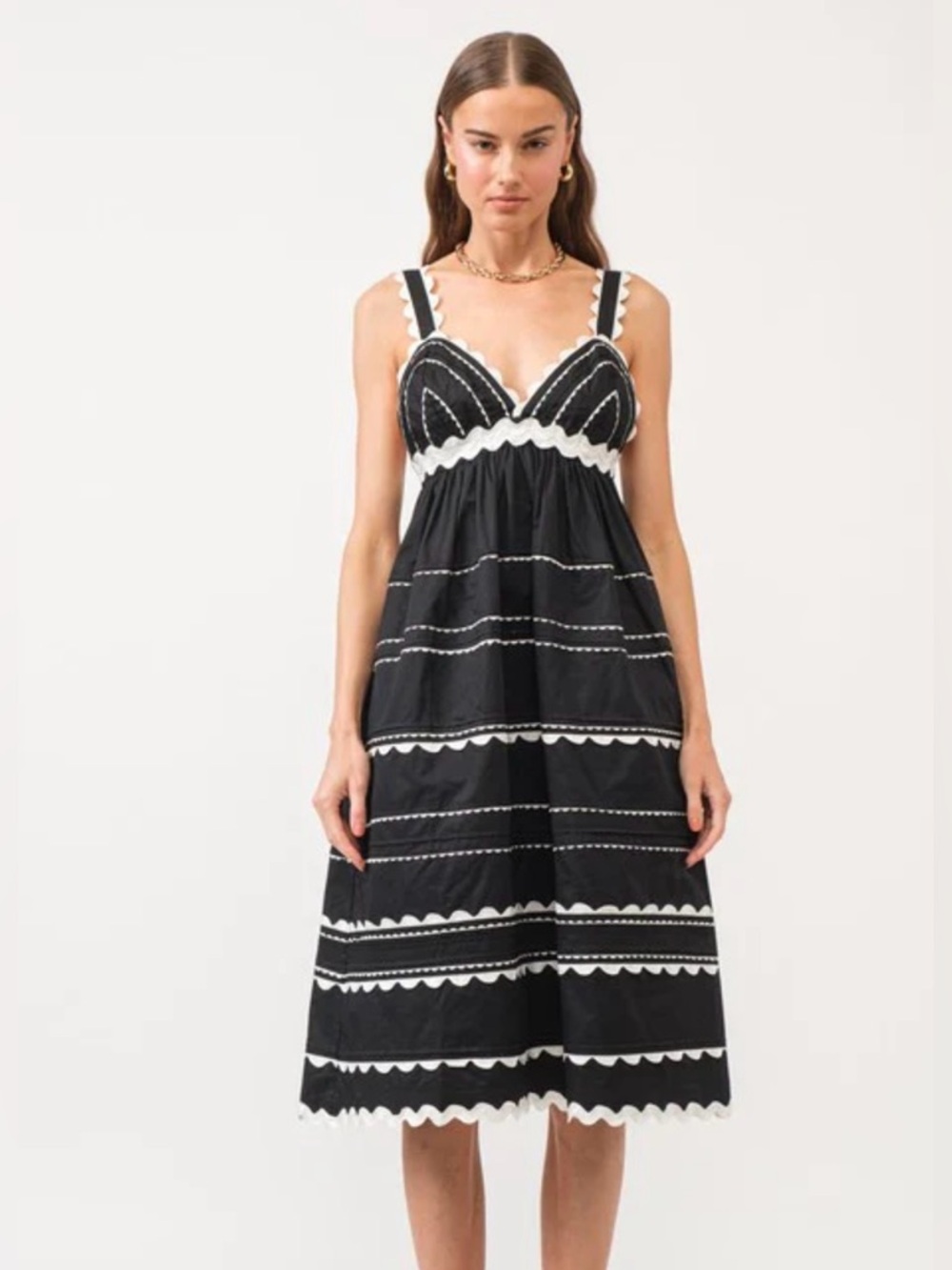 Adorable Vestique Black and White Midi dress